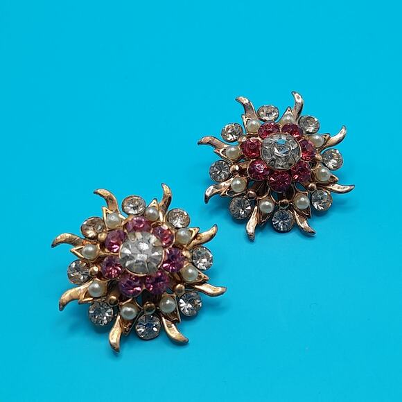Vintage Pink Clear Rhinestone Floral Twin Pins, Mid-Century Brooch Set, 1950s - Picture 7 of 10